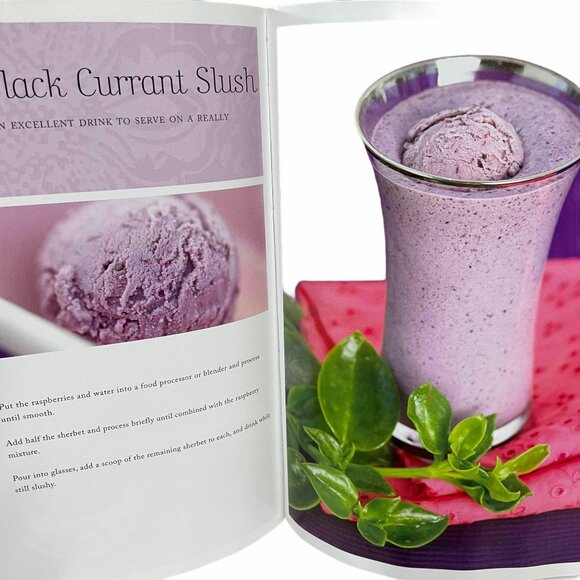 The Perfect Blend Smoothies & Juices Book - Picture 4 of 5